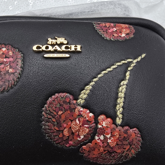 Coach Pouch Wristlet Black Smooth Leather With Cherry Print Zip Closure - Picture 10 of 16